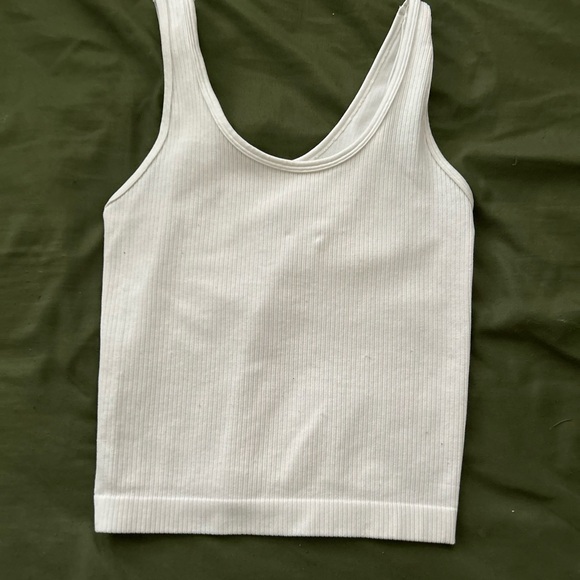 6 Tops Bundle - Picture 3 of 6